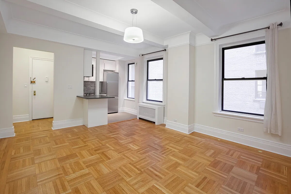 #5 photo, 467 CENTRAL Park W, Manhattan Valley , NY 10025