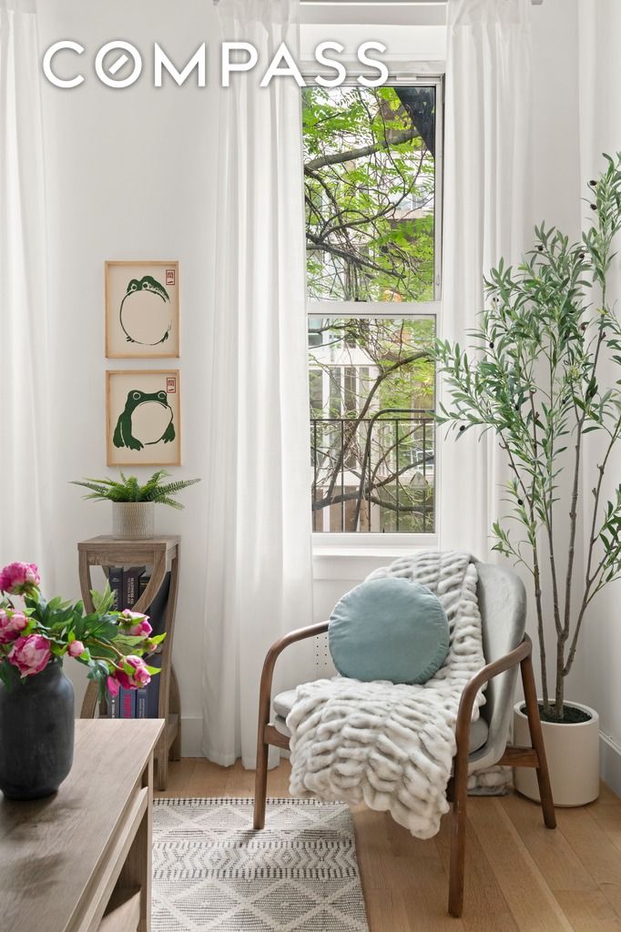 #3 photo, 406 W 46th Street, Hell's Kitchen , NY 10036