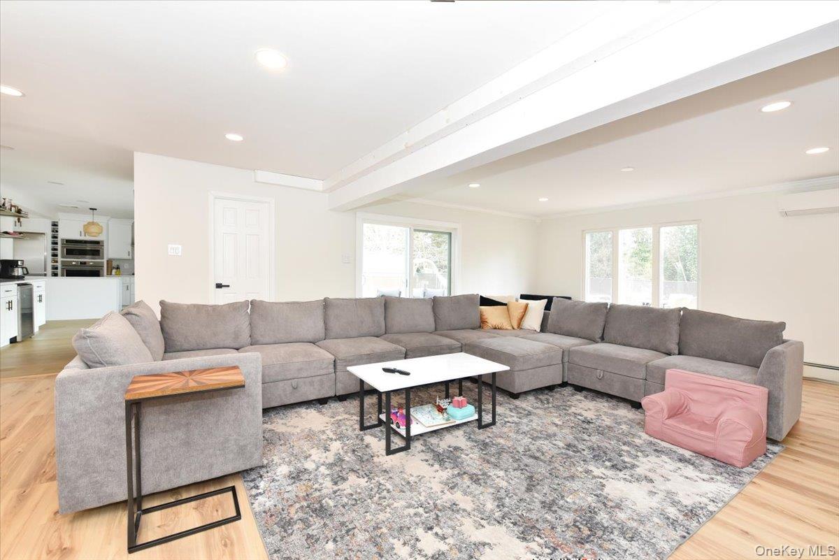 #5 photo, 5 Mary Lu Drive, सफ़ोक काउंटी Holtsville , NY 11742