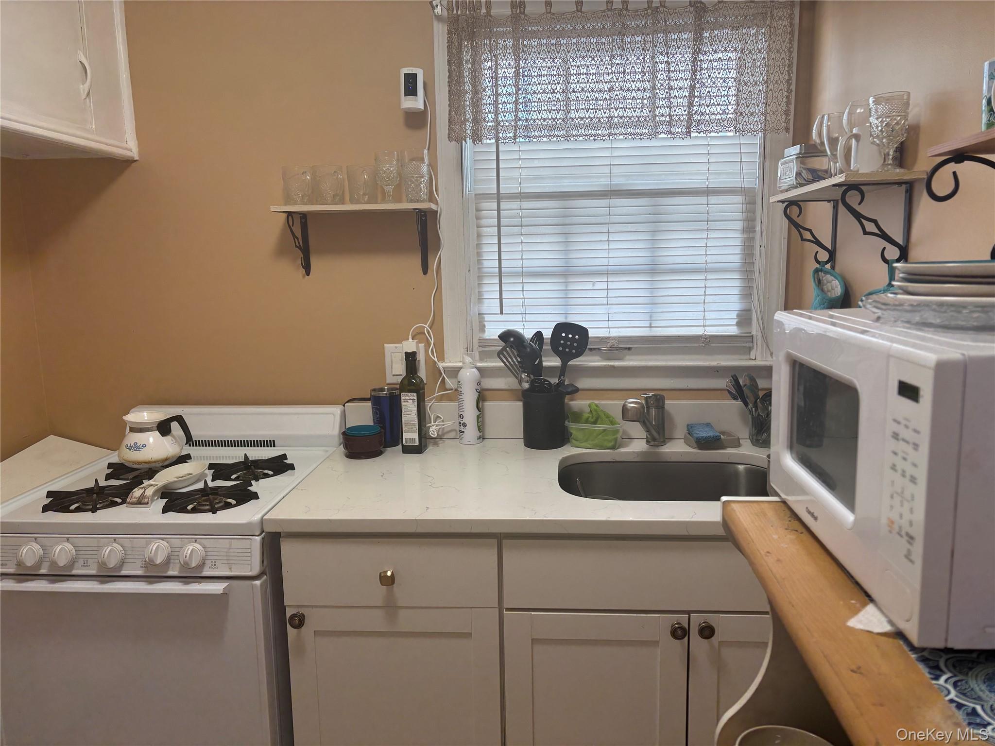 #13 photo, 167 W Chester Street, नासाउ काउंटी Long Beach , NY 11561