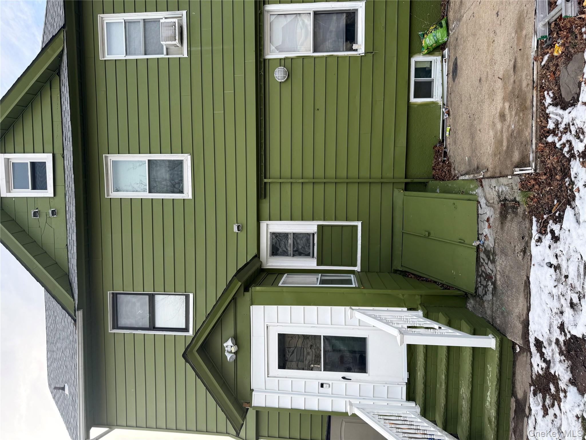 #18 photo, 9817 217th Lane, कुईंस Queens Village , NY 11429