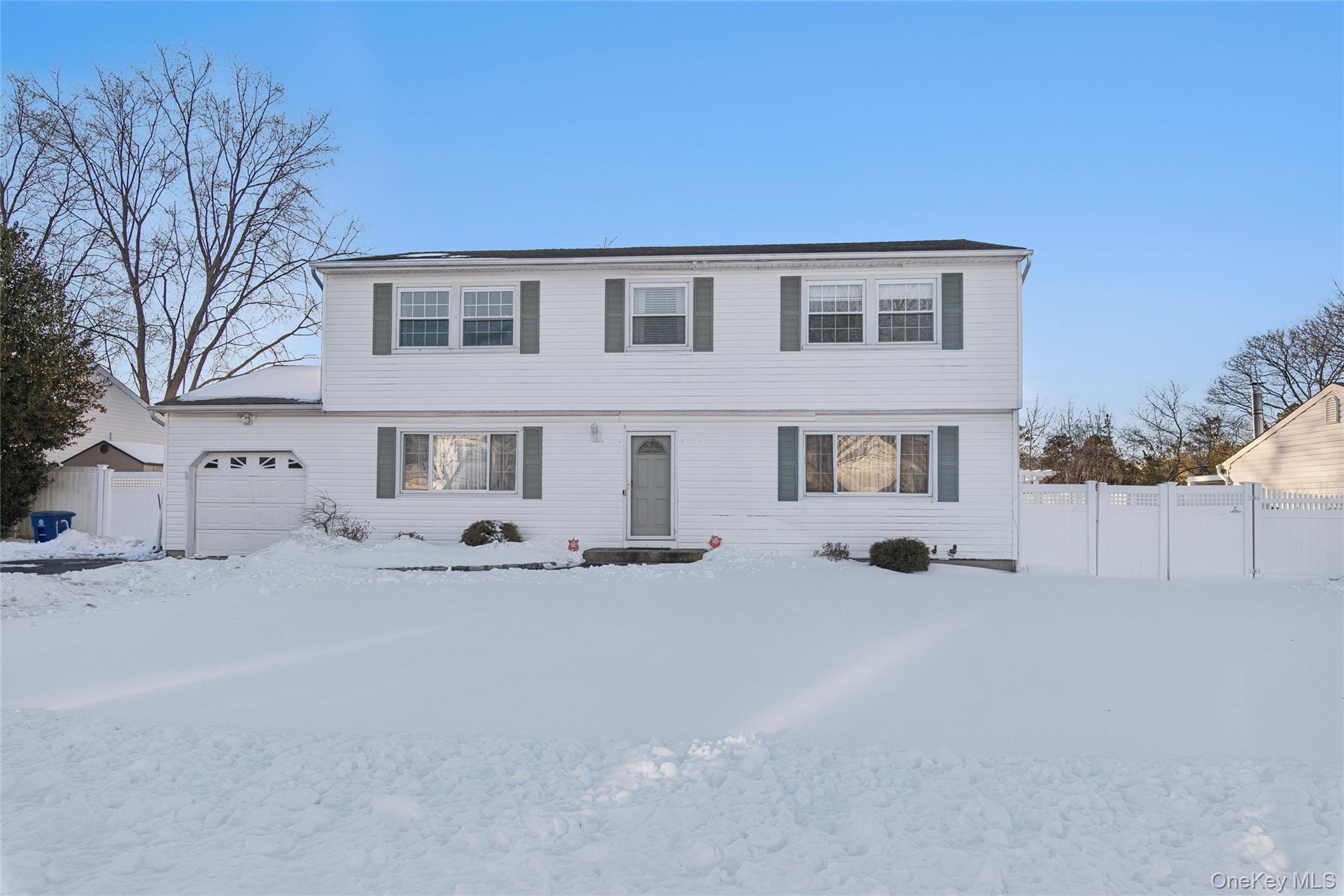 #1 photo, 12 Ormand Avenue, सफ़ोक काउंटी Medford , NY 11763