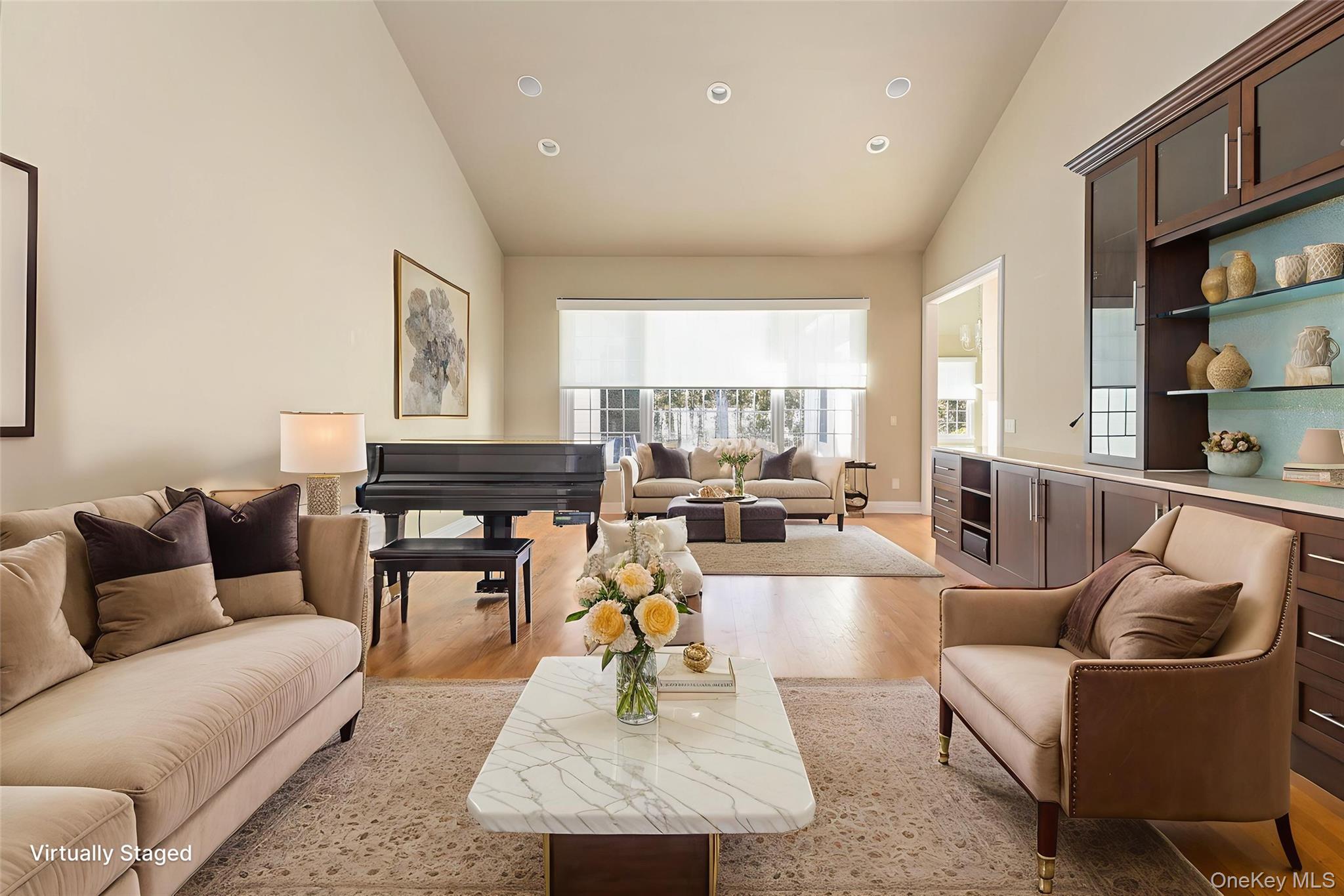 #1 photo, 38 Stone Hill Drive, नासाउ काउंटी Manhasset , NY 11030