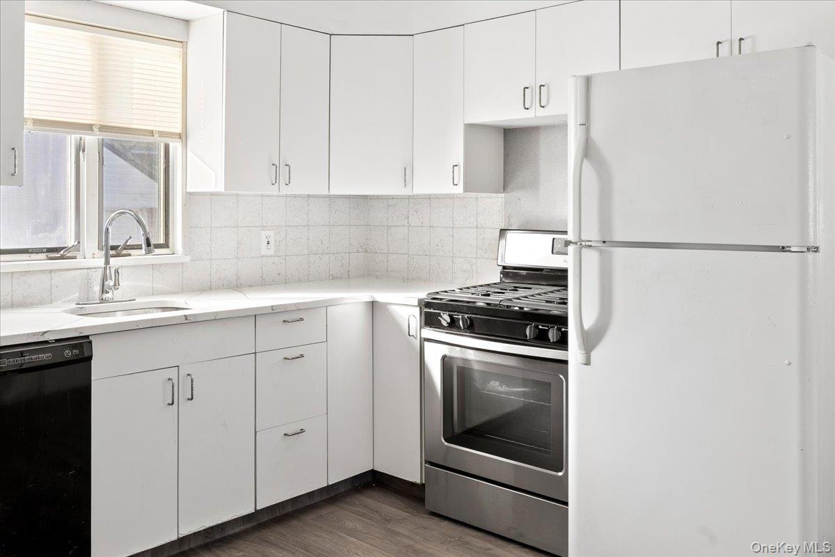 #11 photo, 119 S 6th Street, Bethpage , NY 11714