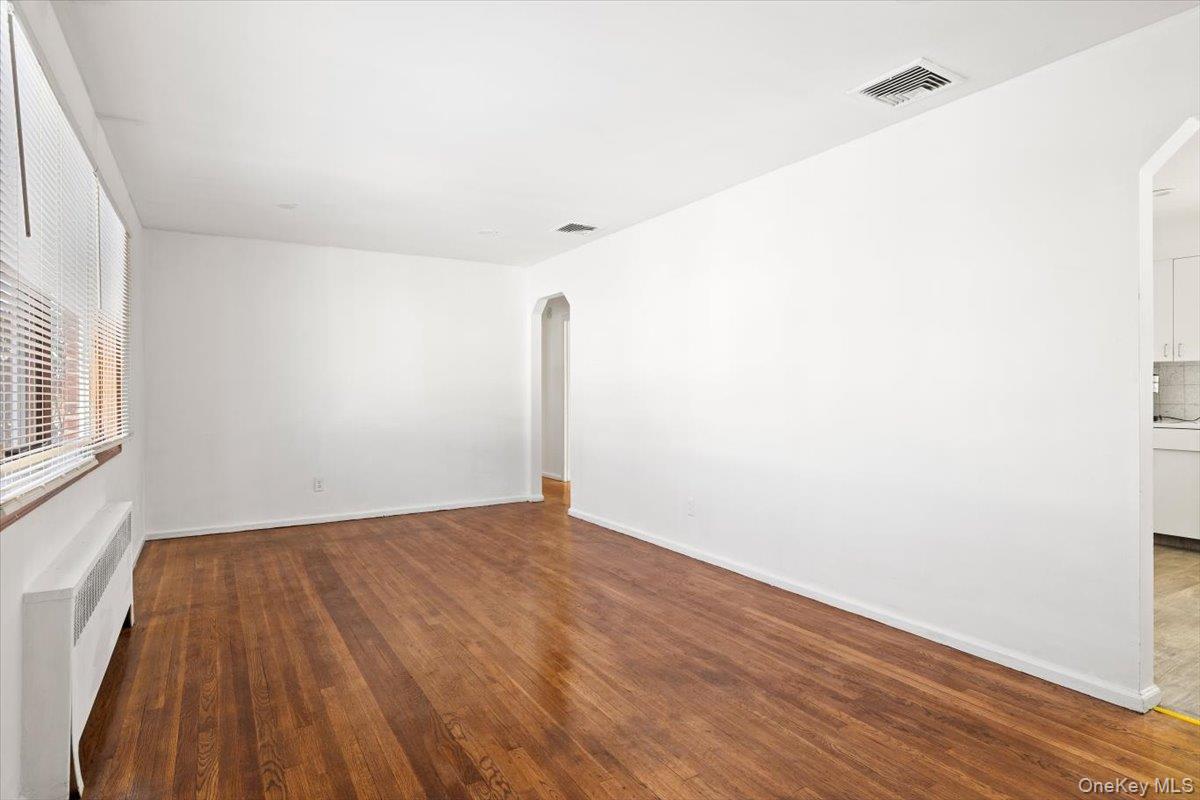 #4 photo, 119 S 6th Street, Bethpage , NY 11714