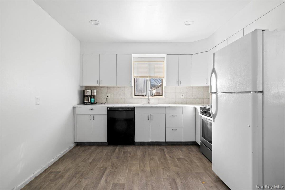 #8 photo, 119 S 6th Street, Bethpage , NY 11714