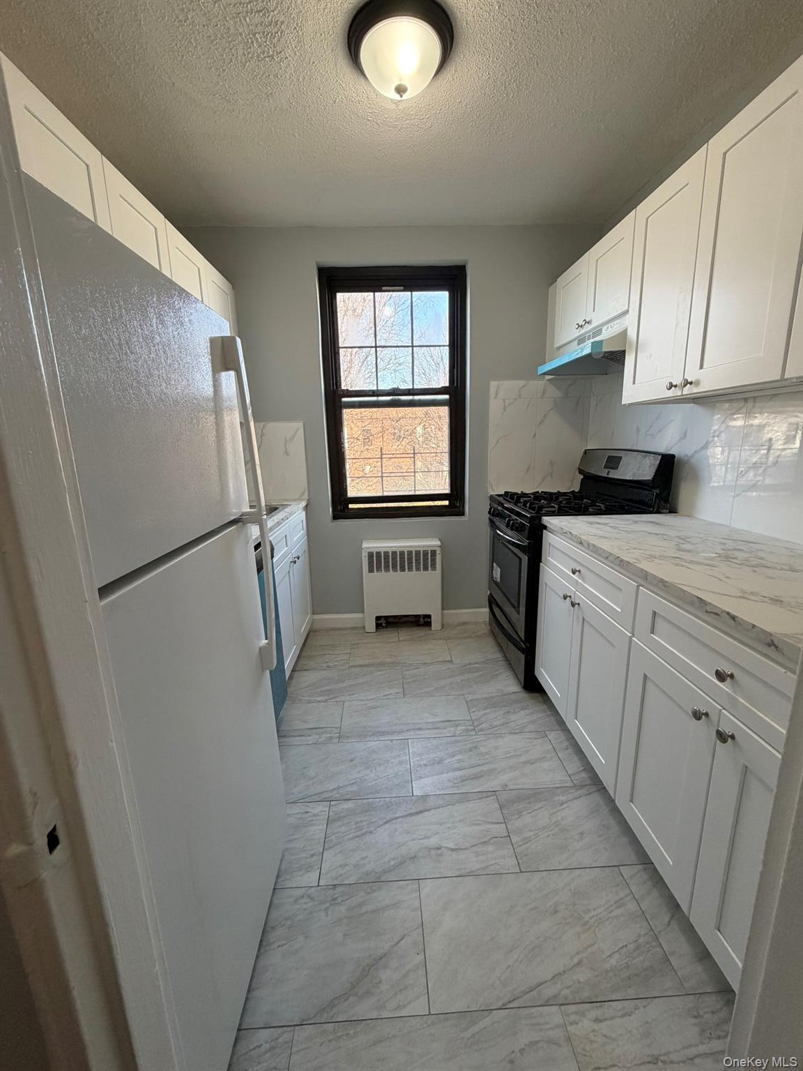 #8 photo, 70-43 Park Drive East B, কুইন্‌স Kew Garden Hills , NY 11367