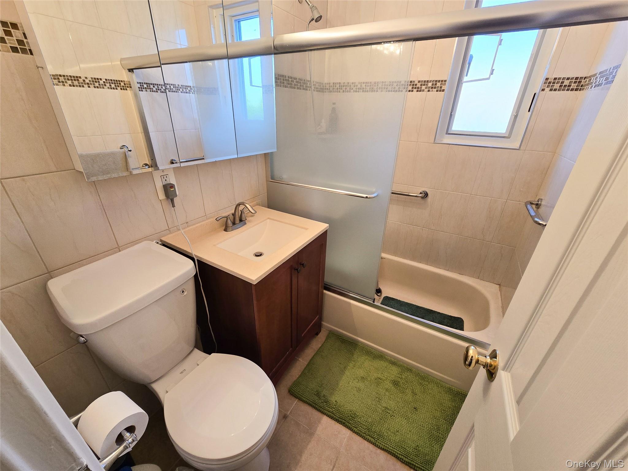 #9 photo, 218-09 73 Avenue, Bayside , NY 11364