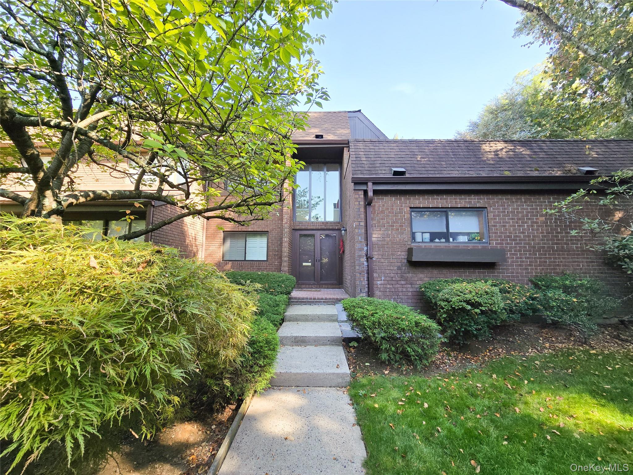 #1 photo, 54 Acorn Ponds Drive, Roslyn , NY 11576