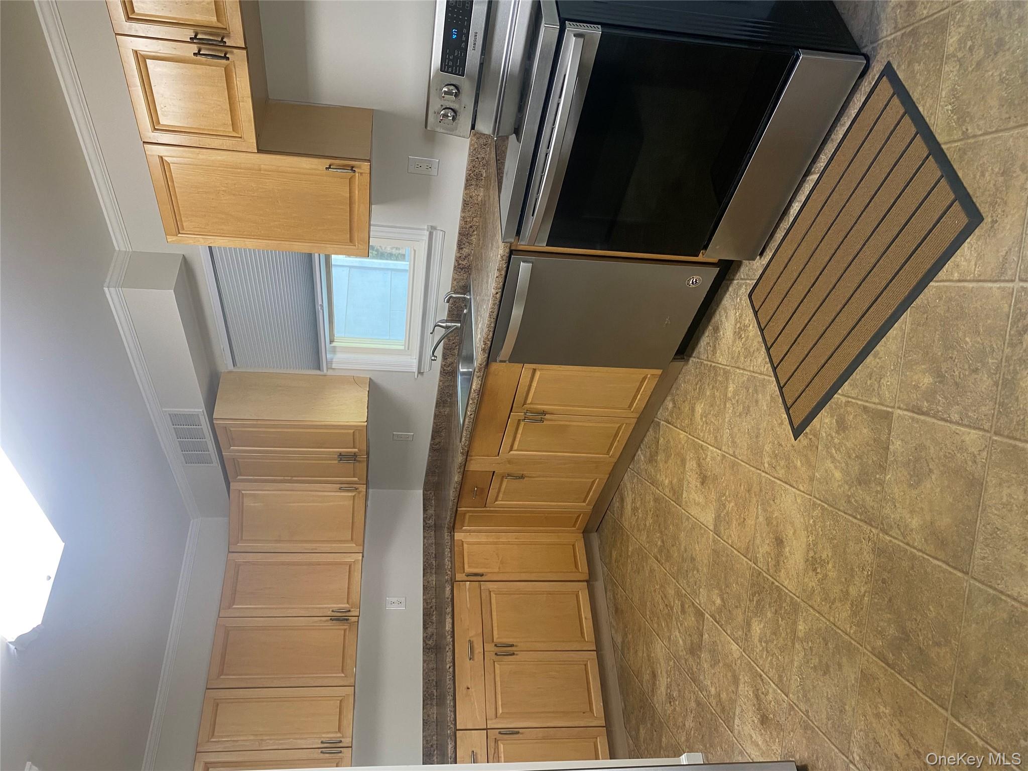 #3 photo, 282 Laurel Road, 롱 아일랜드 East Northport , NY 11731