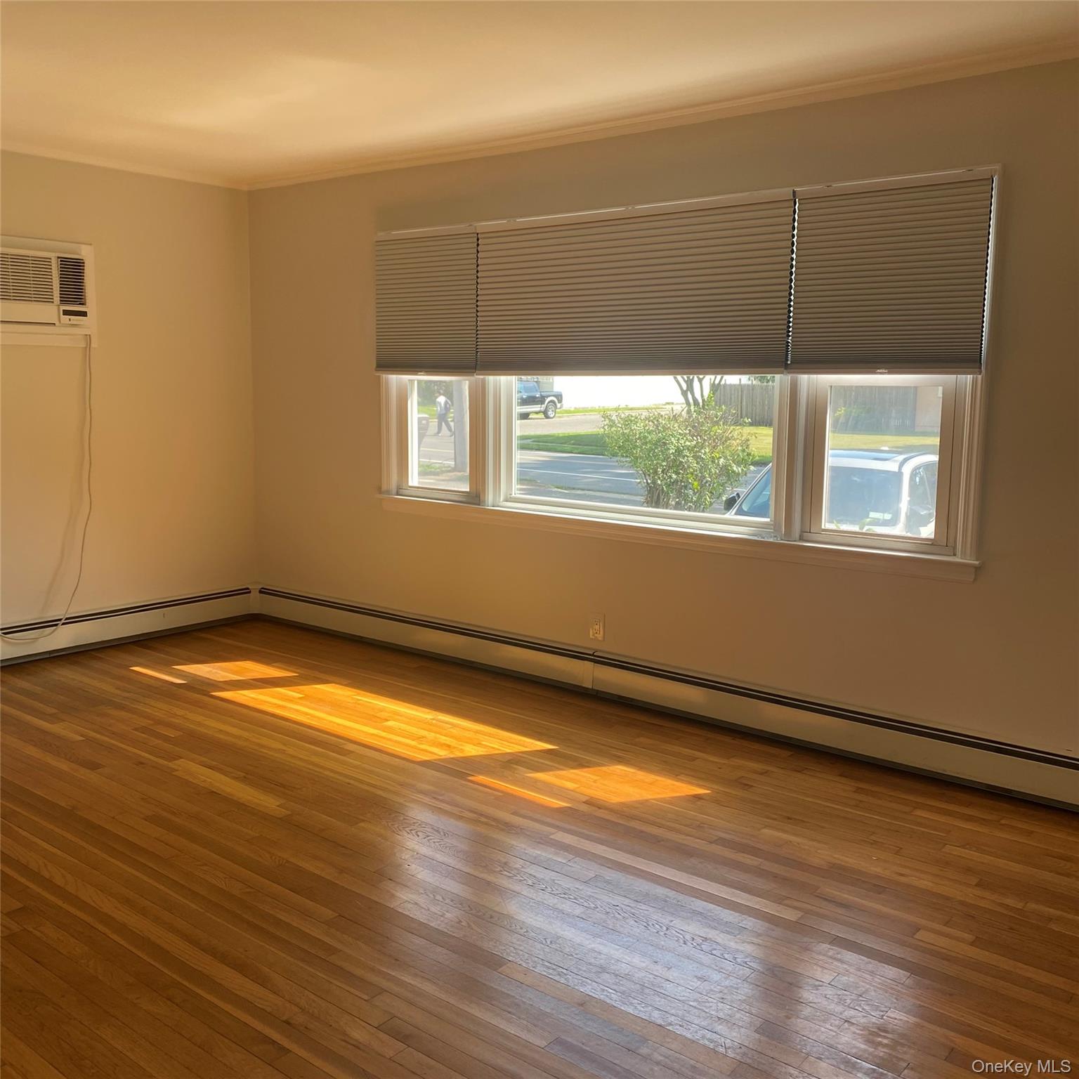 #8 photo, 282 Laurel Road, 롱 아일랜드 East Northport , NY 11731