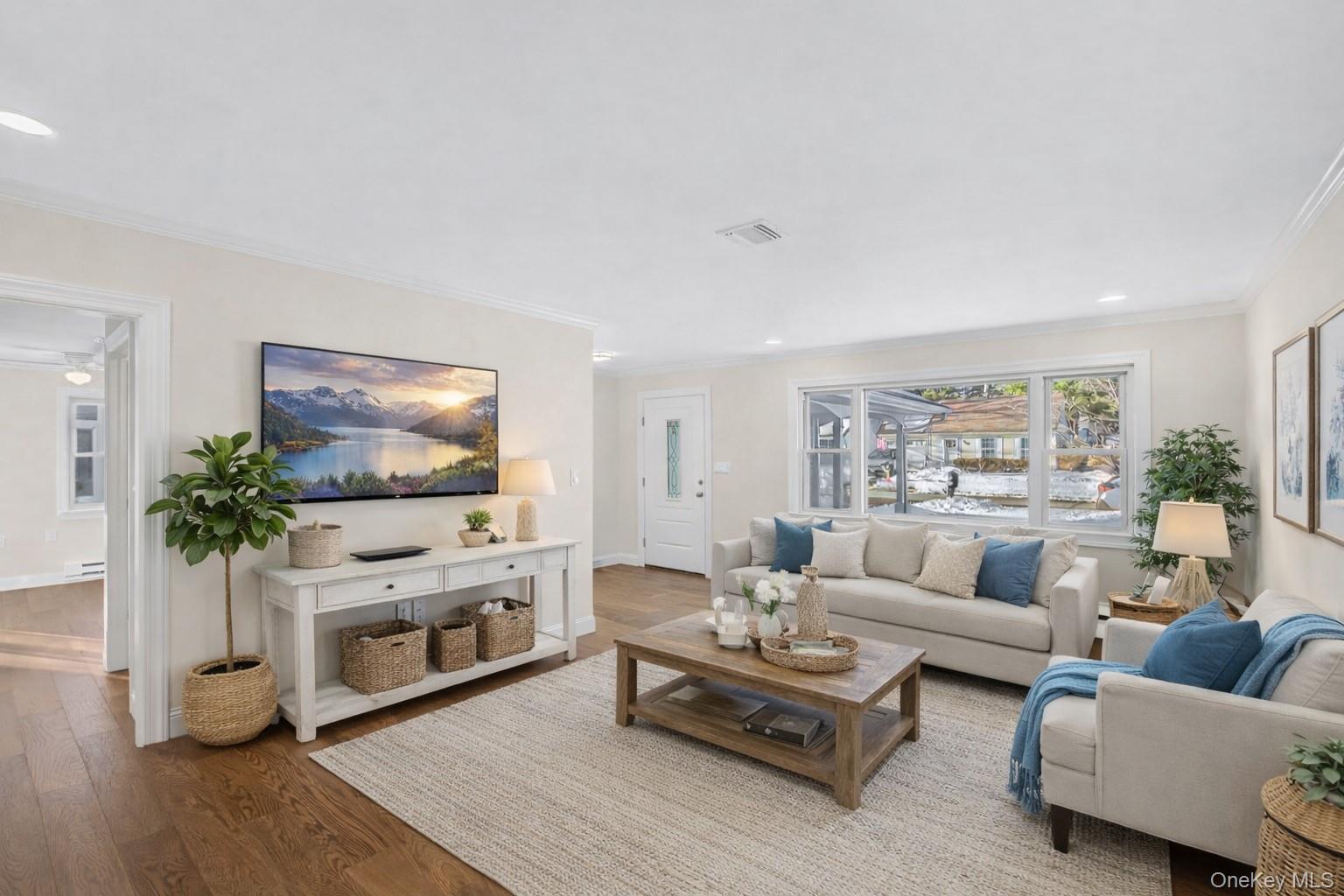 #2 photo, 190 Edinburgh Drive, সাফোক কাউন্টি Ridge , NY 11961