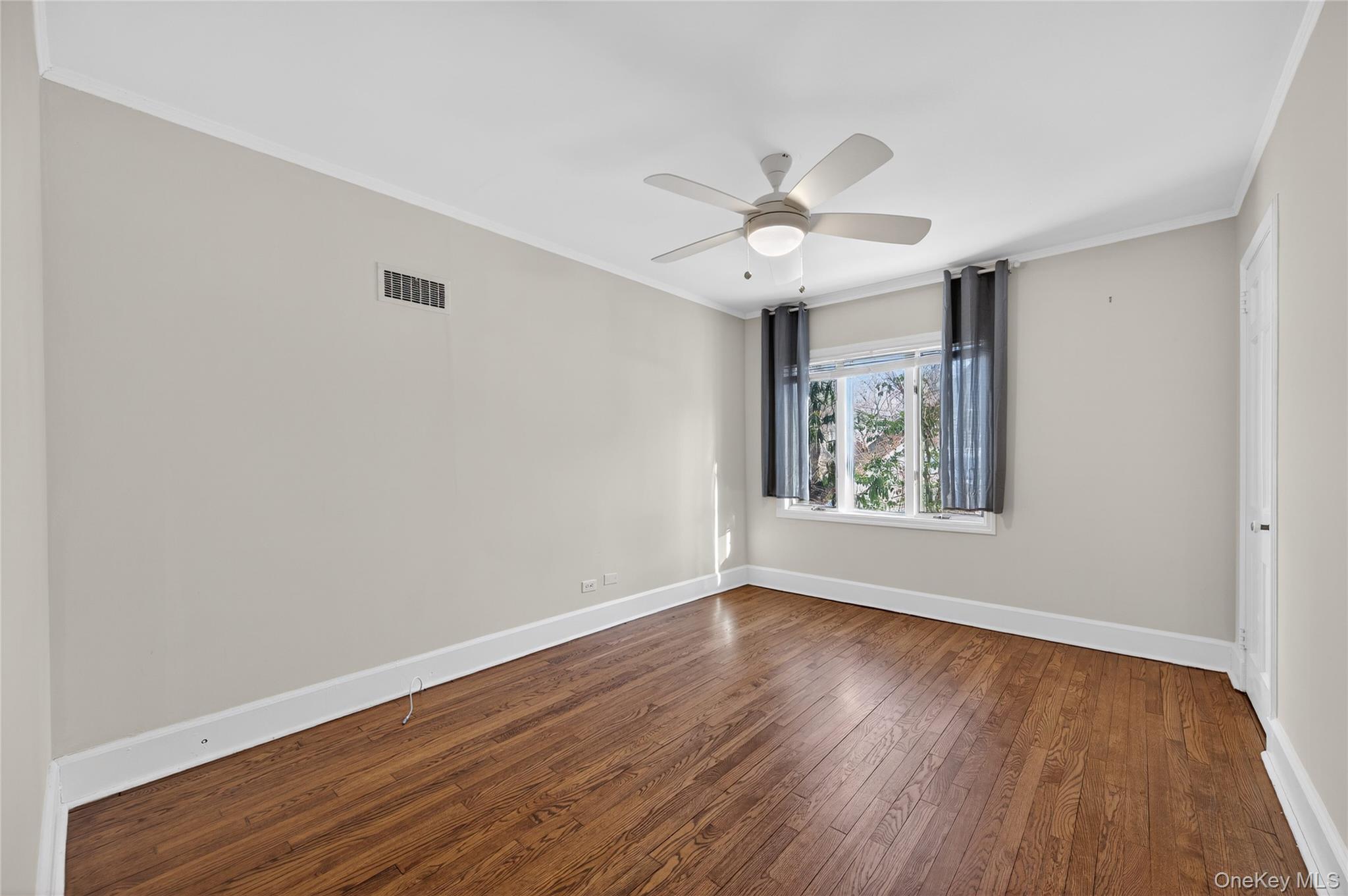 #14 photo, 108 La Rue Drive, सफ़ोक काउंटी Huntington , NY 11743