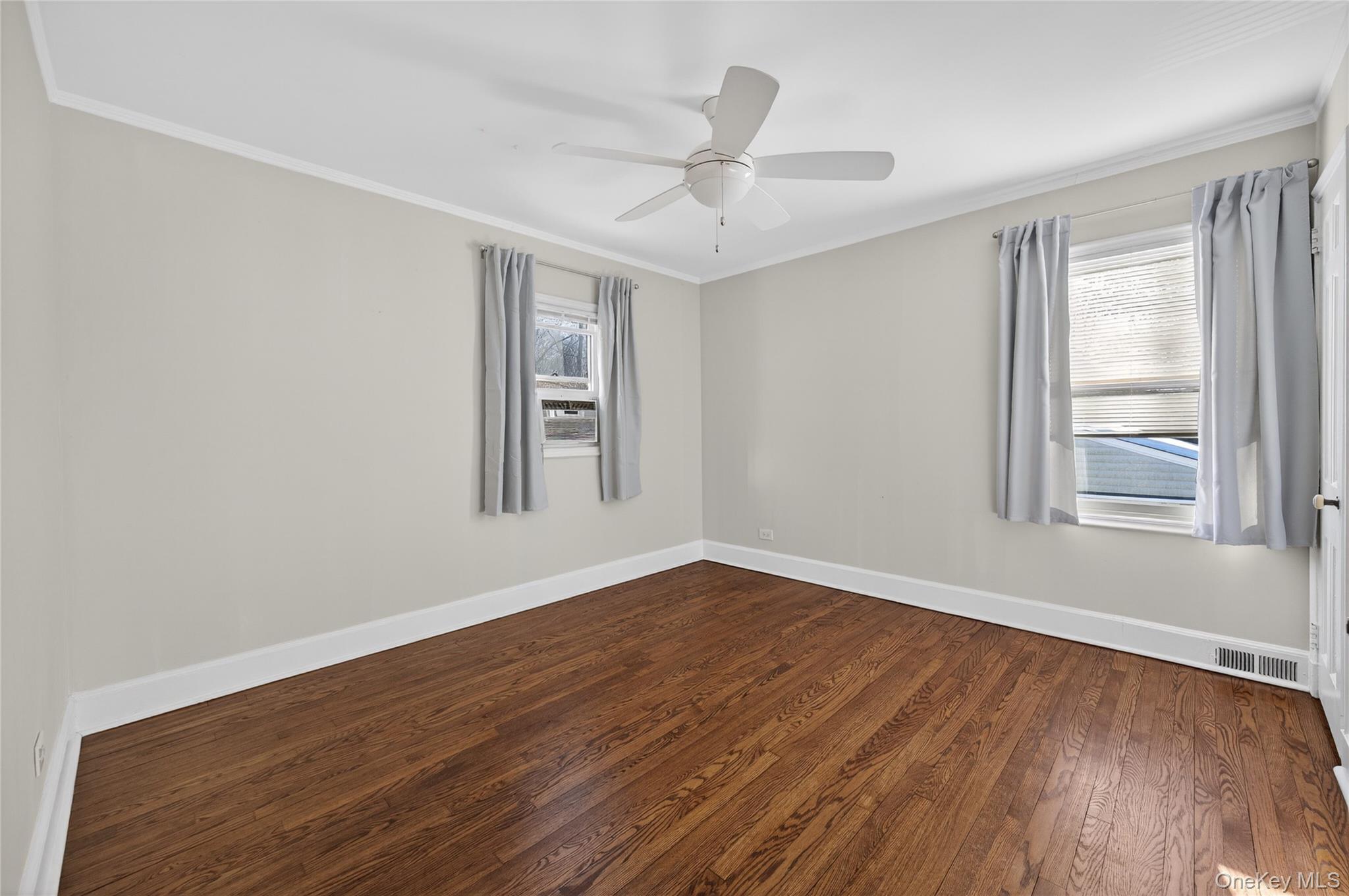 #15 photo, 108 La Rue Drive, सफ़ोक काउंटी Huntington , NY 11743