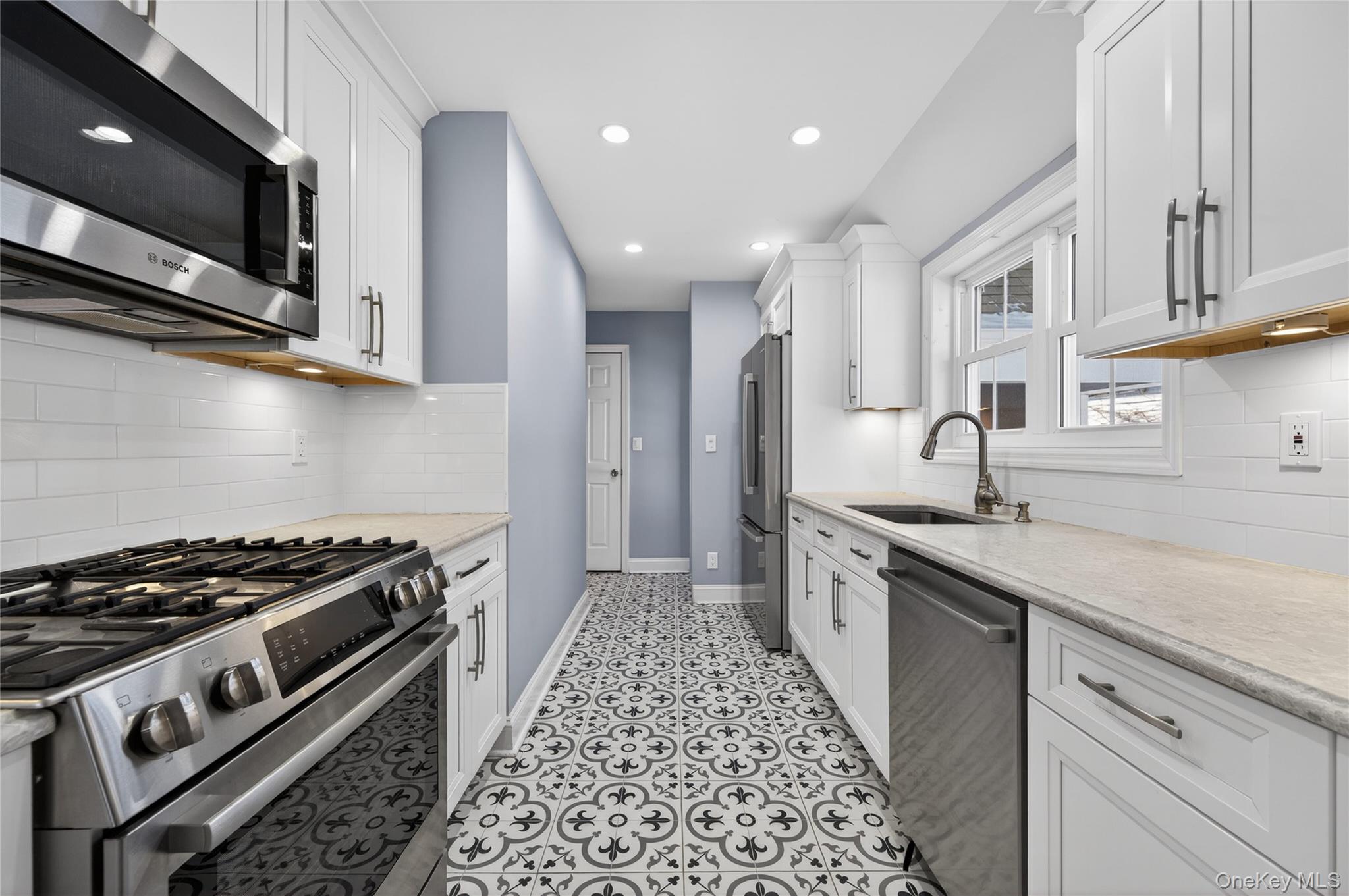 #9 photo, 108 La Rue Drive, सफ़ोक काउंटी Huntington , NY 11743