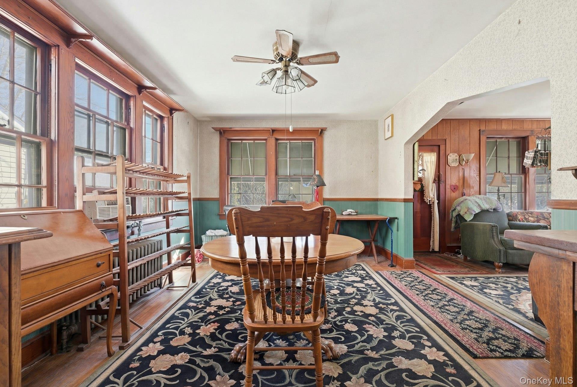 #9 photo, 22 W 12th Street, Huntington Station , NY 11746