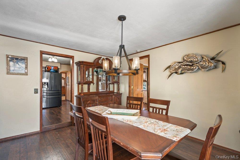 #11 photo, 105 Greenport Avenue, サフォーク郡 Medford , NY 11763