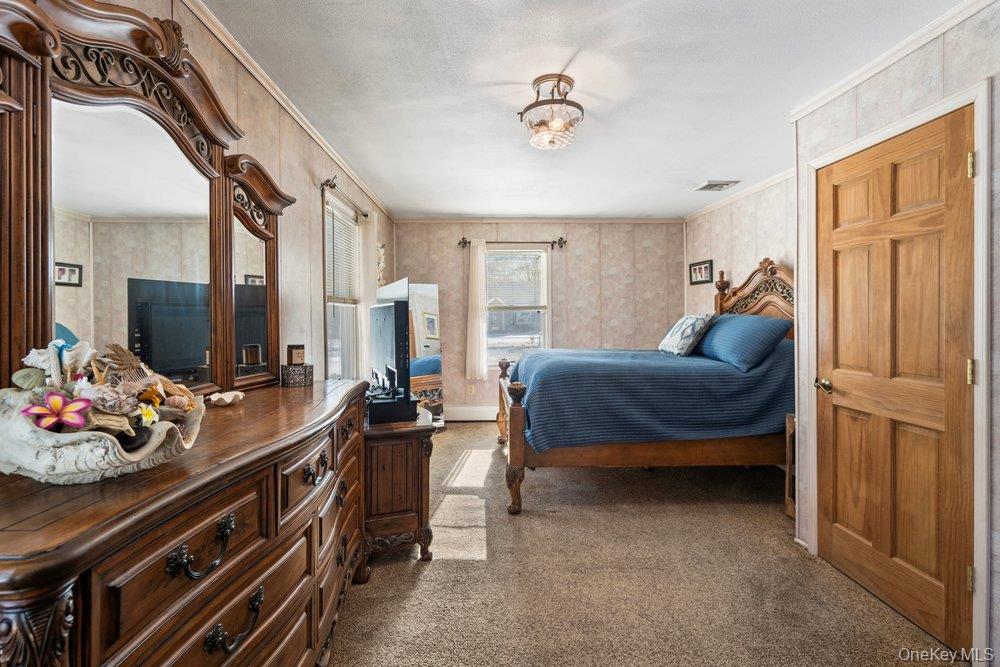 #12 photo, 105 Greenport Avenue, サフォーク郡 Medford , NY 11763