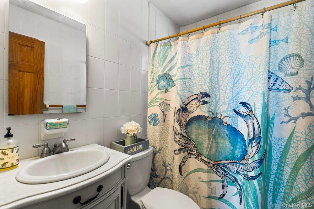 #15 photo, 105 Greenport Avenue, サフォーク郡 Medford , NY 11763