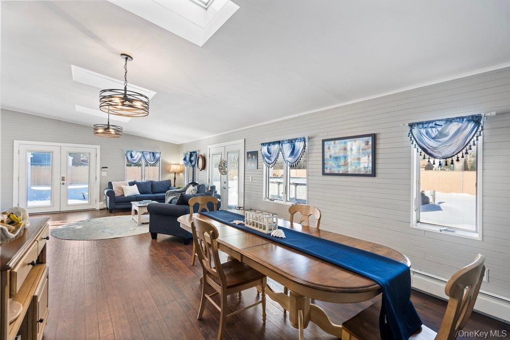 #18 photo, 105 Greenport Avenue, サフォーク郡 Medford , NY 11763