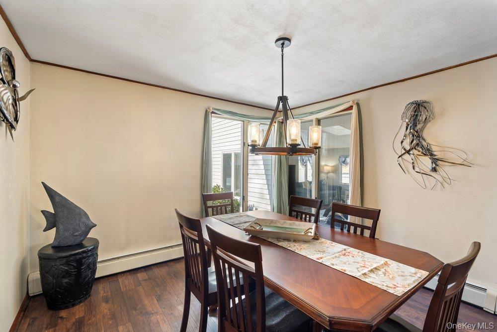 #6 photo, 105 Greenport Avenue, サフォーク郡 Medford , NY 11763