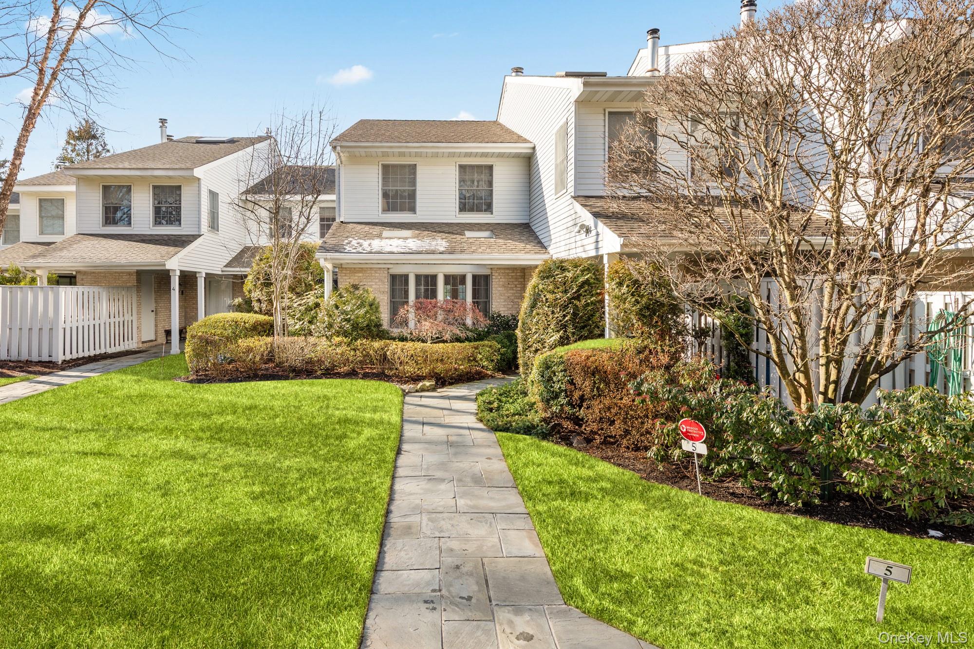 #1 photo, 520 Hampton Road, Southampton , NY 11968