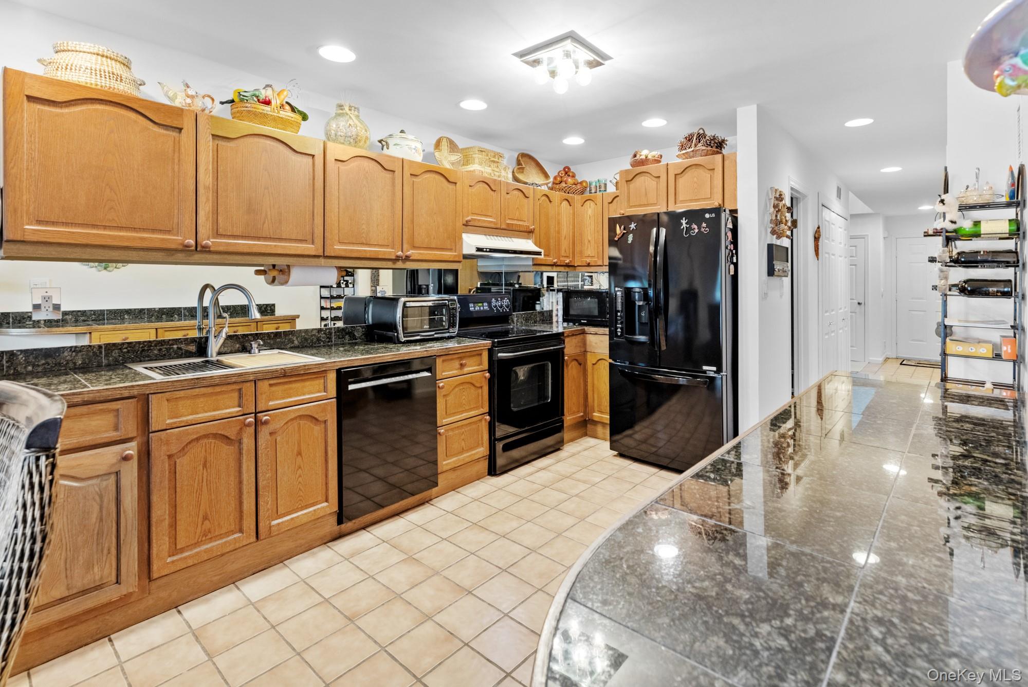 #11 photo, 520 Hampton Road, Southampton , NY 11968