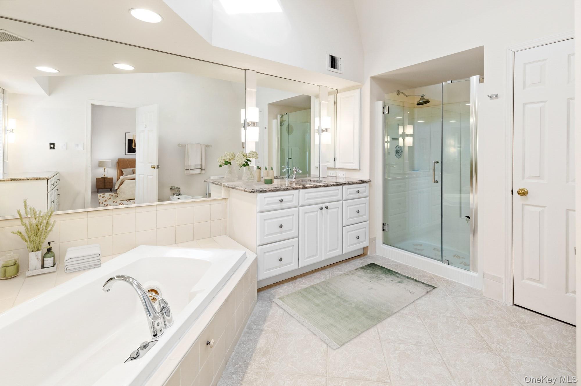 #17 photo, 520 Hampton Road, Southampton , NY 11968