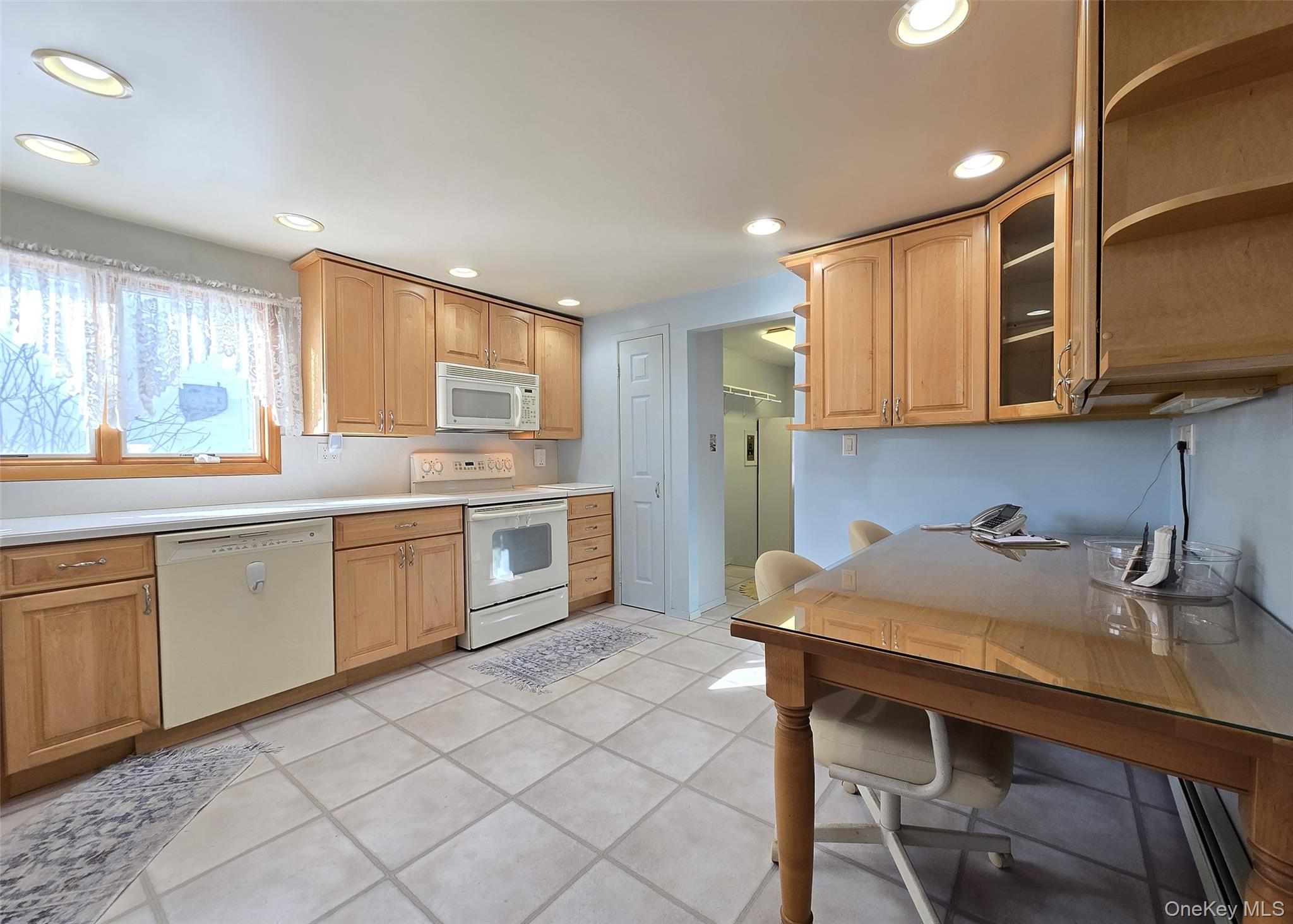 #7 photo, 12 Galaxie Lane, サフォーク郡 Selden , NY 11784