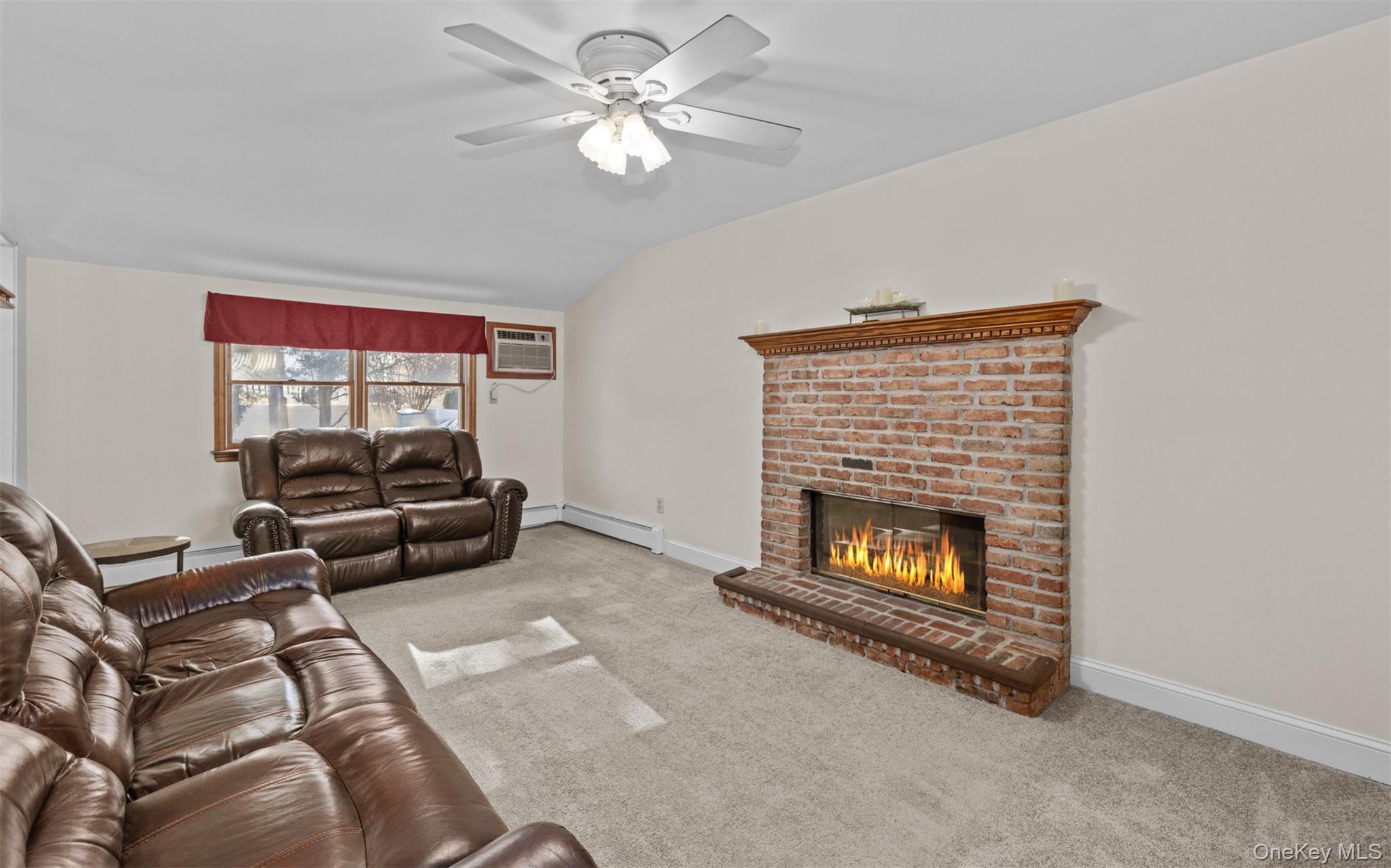 #2 photo, 1860 Maurice Avenue, নাসাউ কাউন্টি East Meadow , NY 11554