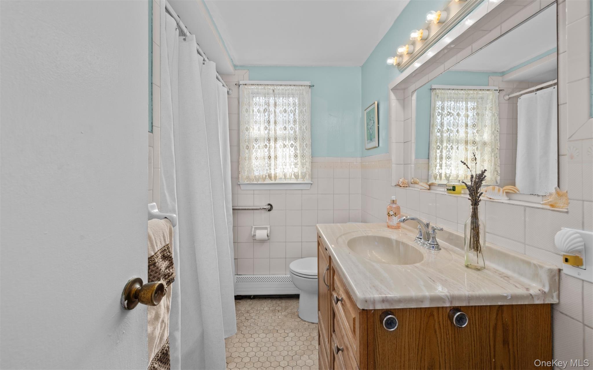 #8 photo, 1860 Maurice Avenue, নাসাউ কাউন্টি East Meadow , NY 11554