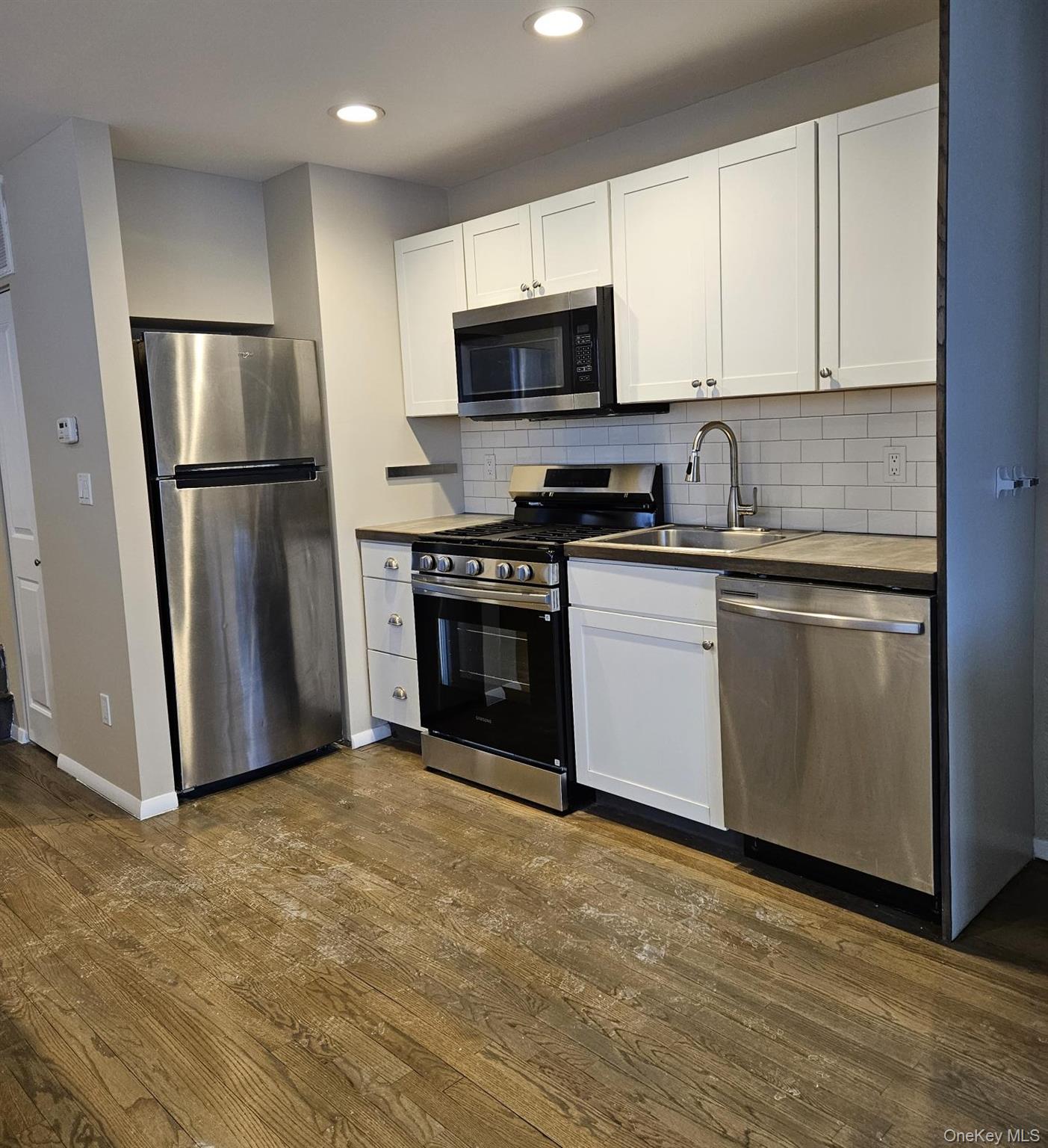 #3 photo, 60 Marwood Road, Port Washington , NY 11050