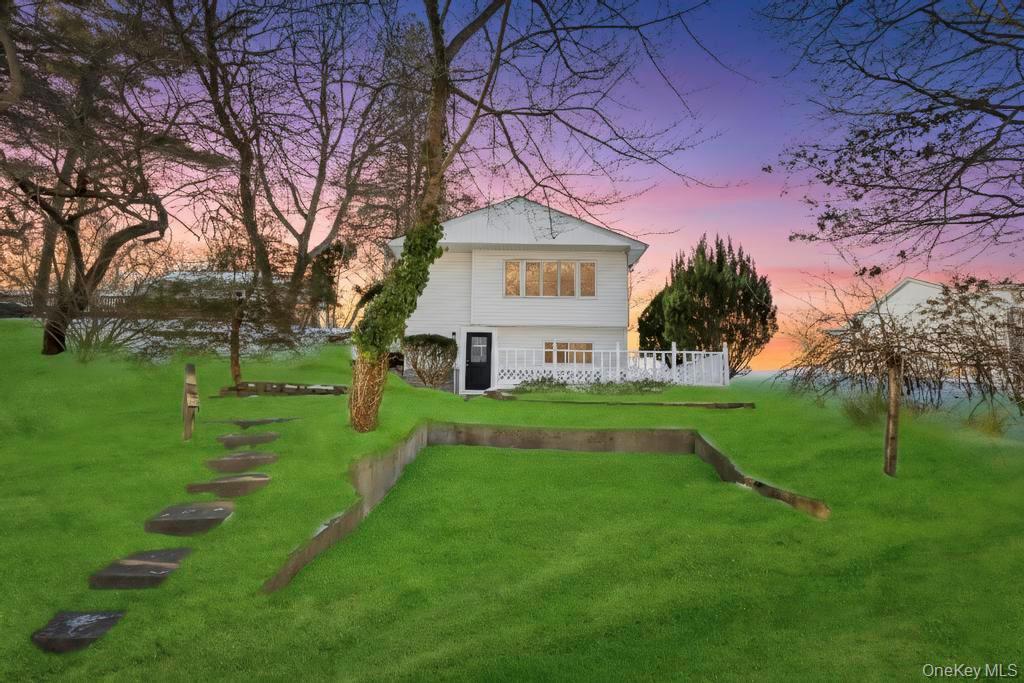 #3 photo, 435 Echo Avenue, সাফোক কাউন্টি Sound Beach , NY 11789