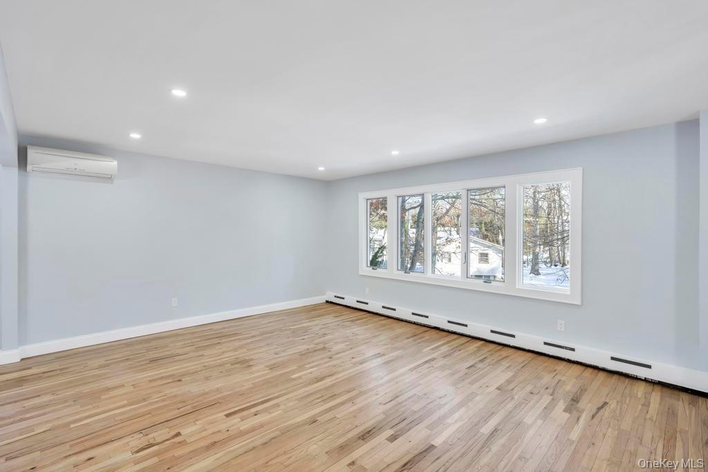 #8 photo, 435 Echo Avenue, সাফোক কাউন্টি Sound Beach , NY 11789