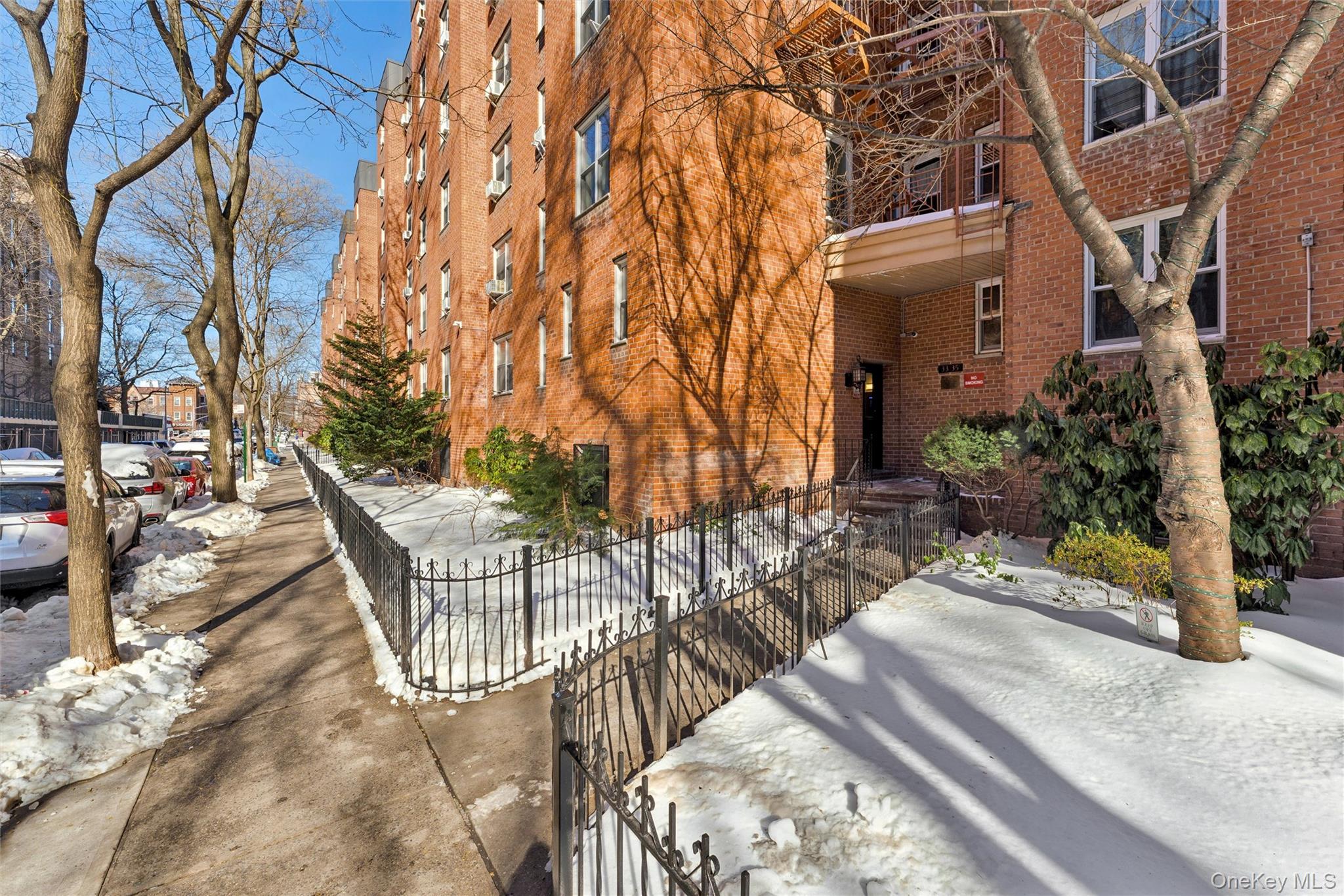 #19 photo, 33-35 81st Street, कुईंस Jackson Heights , NY 11372