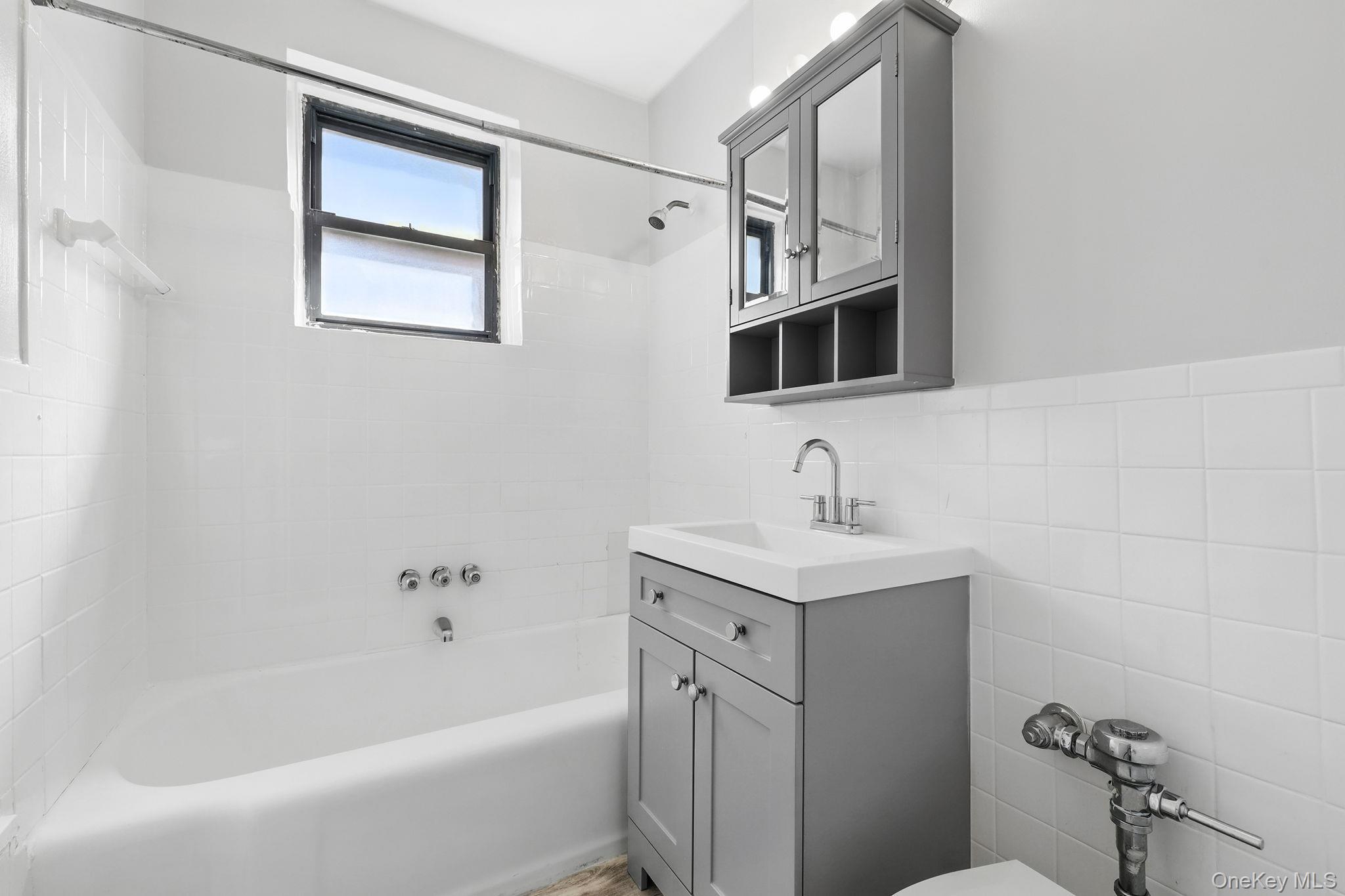 #9 photo, 10 North Broadway, White Plains , NY 10601