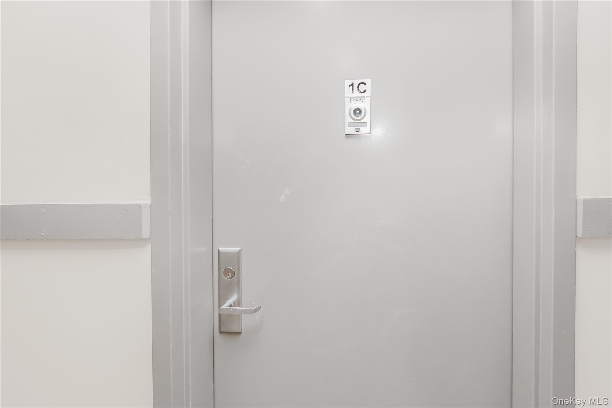 #2 photo, 409 Warburton Avenue, Yonkers , NY 10701