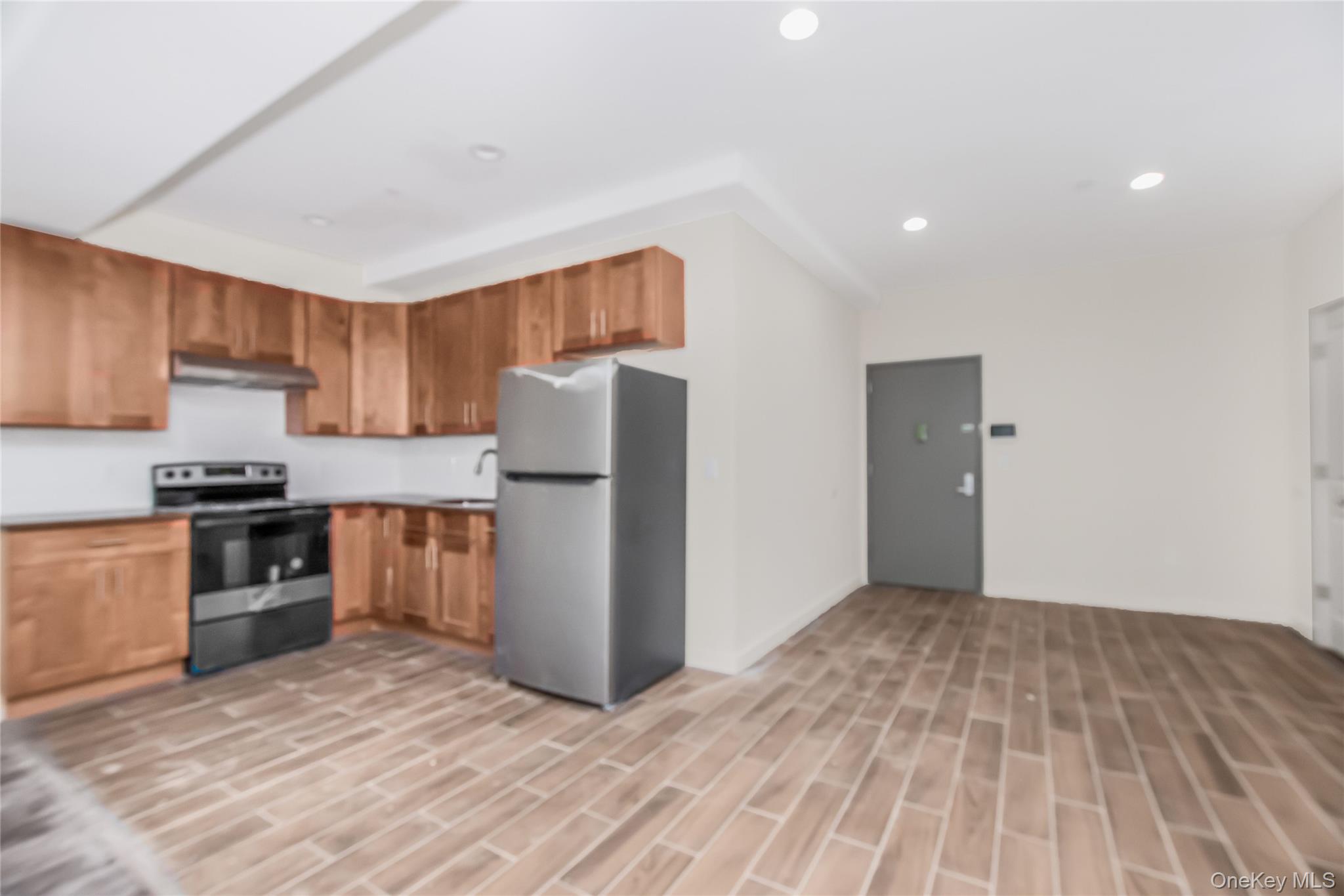 #4 photo, 409 Warburton Avenue, Yonkers , NY 10701