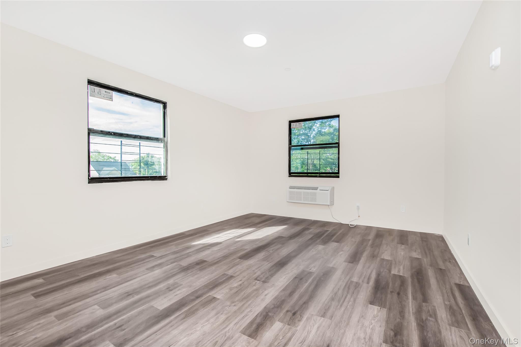 #6 photo, 409 Warburton Avenue, Yonkers , NY 10701