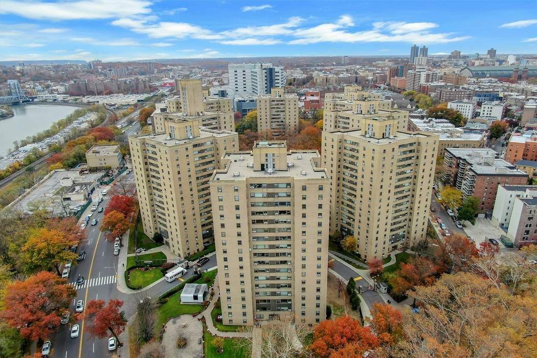 #3 photo, 1 Fordham Hill Oval, University Heights , NY 10468