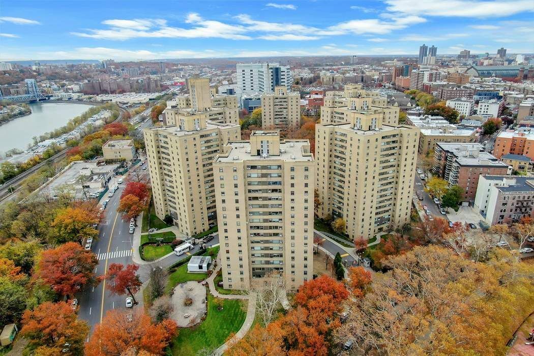 #4 photo, 1 Fordham Hill Oval, University Heights , NY 10468