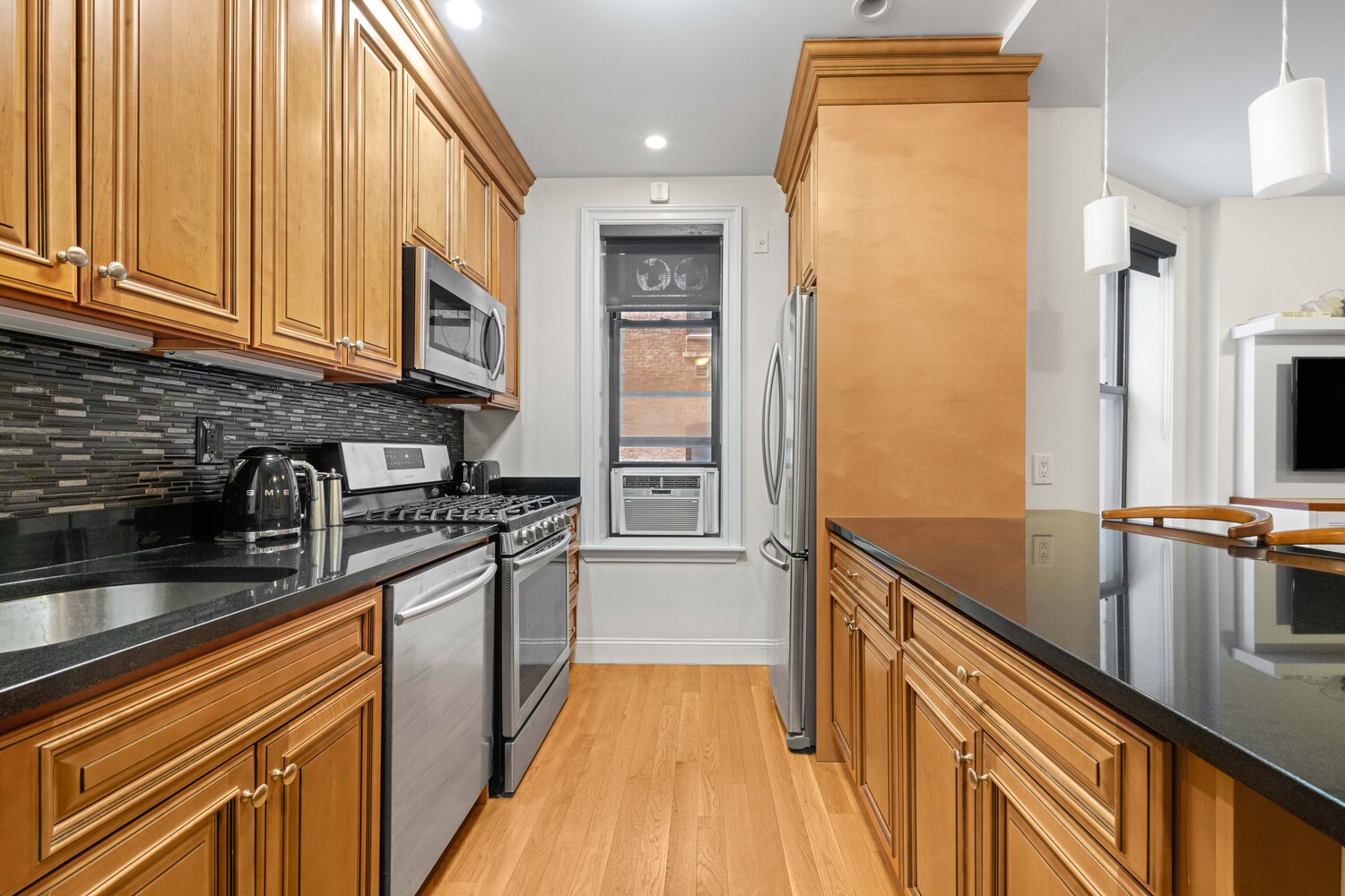 #4 photo, 302 W 79TH Street, Upper West Side , NY 10024