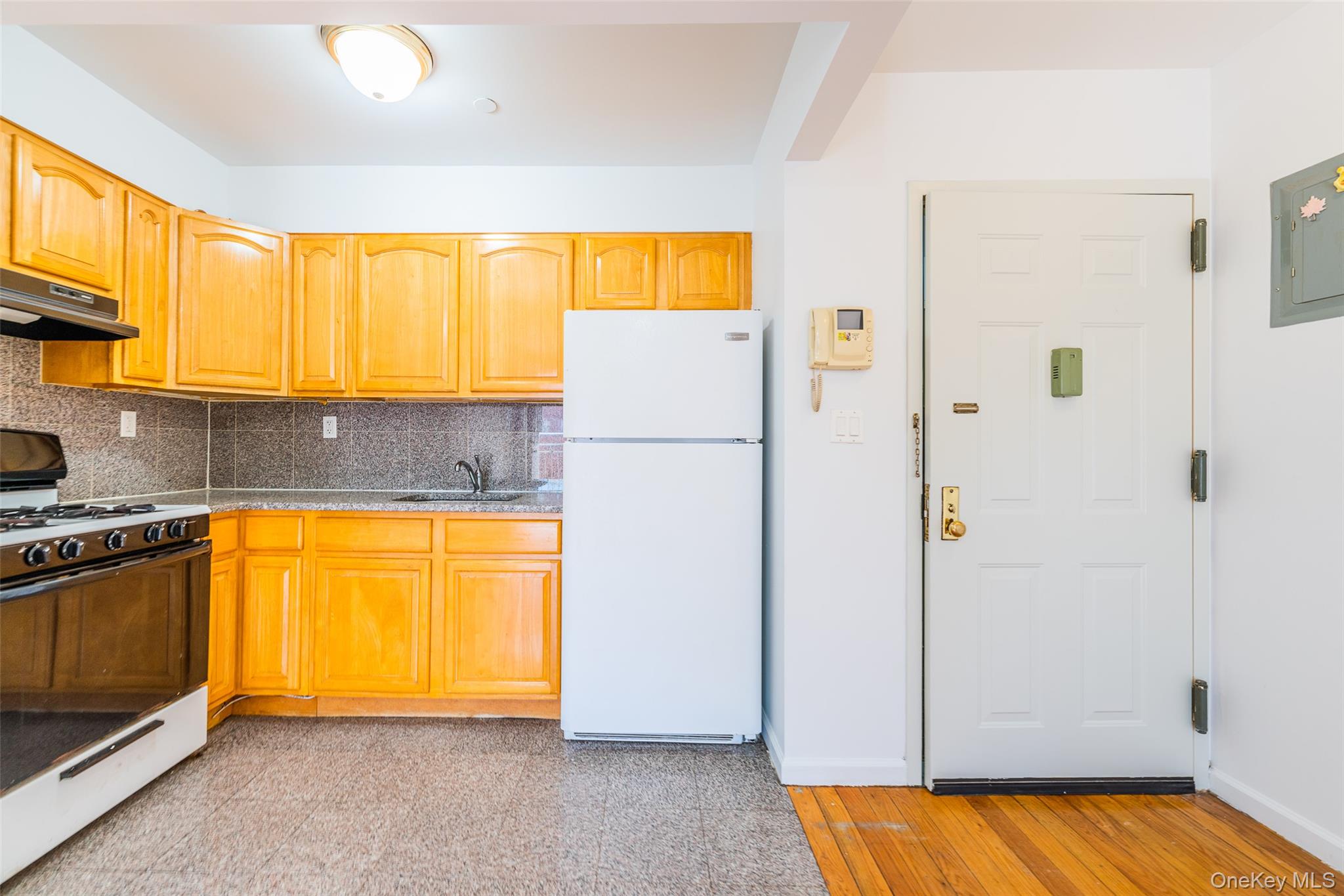 #13 photo, 3506 Leavitt Street, 皇后区 Flushing , NY 11354