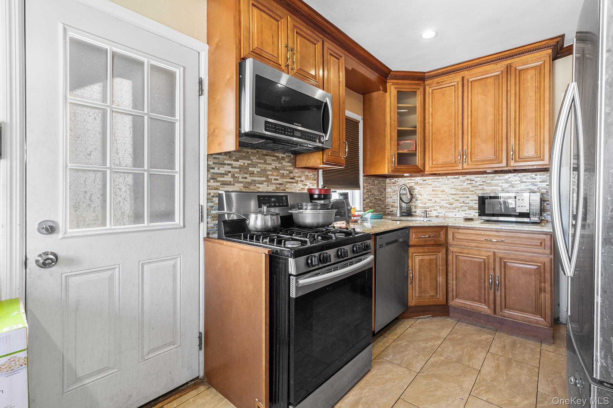 #2 photo, 938 Wallace Avenue, North Baldwin , NY 11510