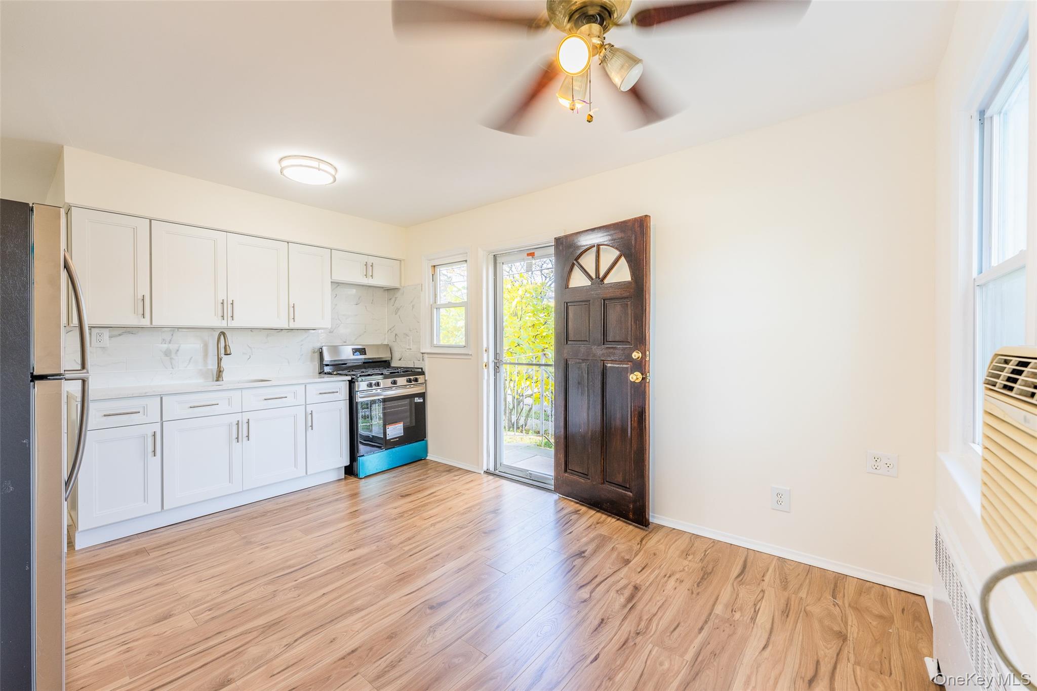 #8 photo, 76-04 167 Street, Fresh Meadows , NY 11366