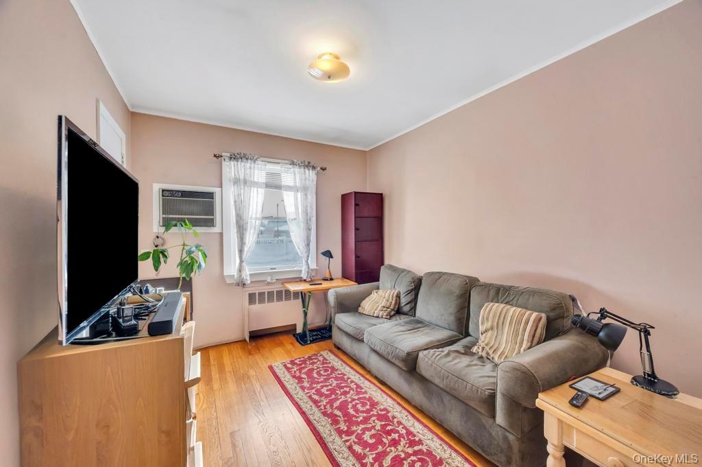 #10 photo, 4 Adams Street, নাসাউ কাউন্টি Hicksville , NY 11801