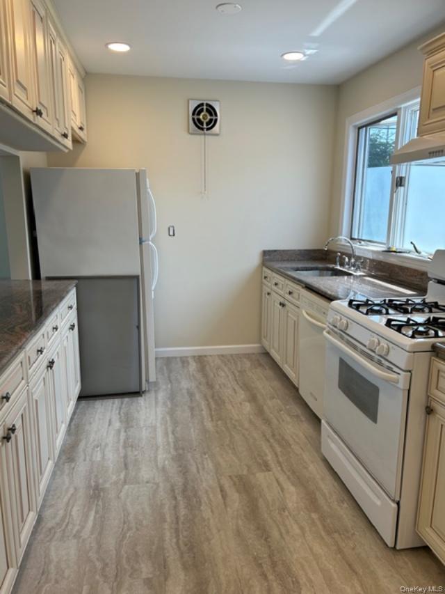 #3 photo, 66 Chicago Avenue, नासाउ काउंटी Massapequa , NY 11758