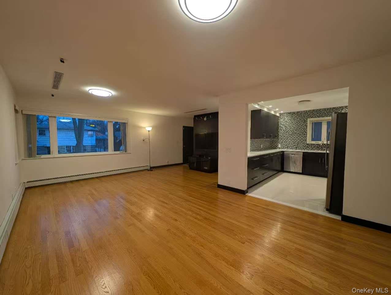 #1 photo, 6408 213th Street, クイーンズ区 Oakland Gardens , NY 11364