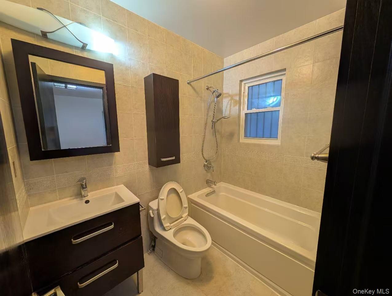 #11 photo, 6408 213th Street, クイーンズ区 Oakland Gardens , NY 11364