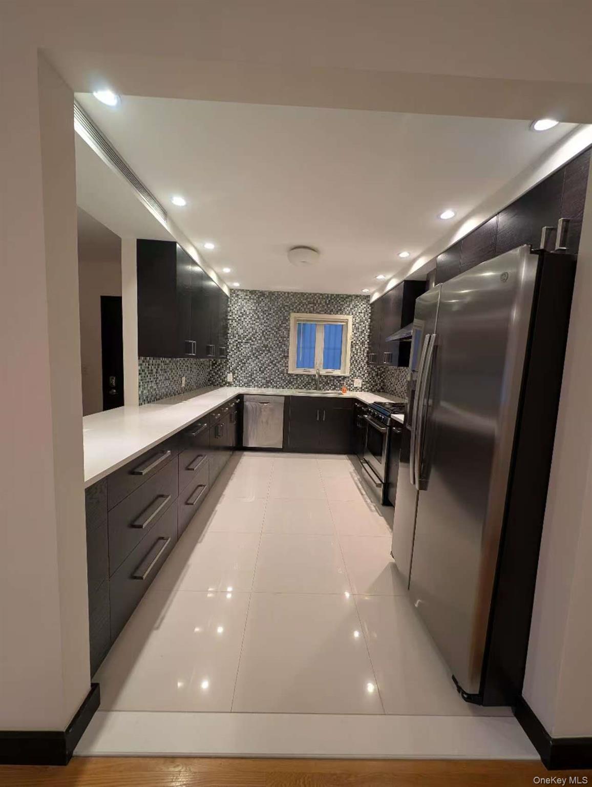 #4 photo, 6408 213th Street, クイーンズ区 Oakland Gardens , NY 11364